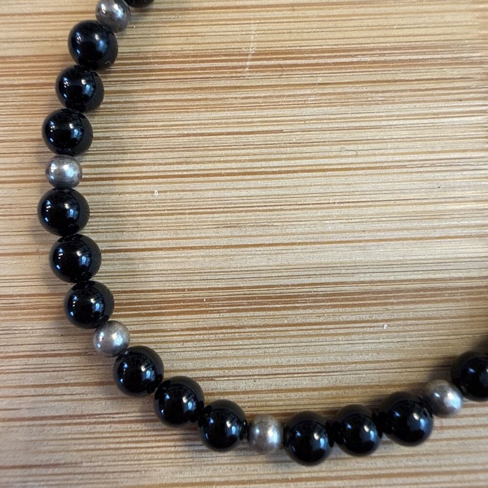 VINTAGE BLACK BEAD BRACELET UNBRANDED ANTIQUE